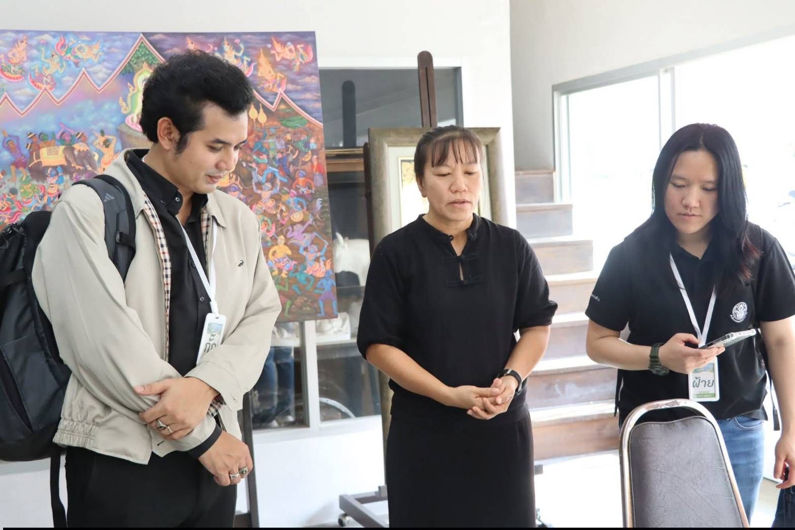 title - นางสาวสิริมา แจ้งกระจ่าง ผู้อำนวยการศูนย์ส่งเสริมและพัฒนาอาชีพเสริมนอกภาคการเกษตร ให้การต้อนรับบุคลากรในโครงการฝึกอบรมเชิงปฏิบัติการ หลักสูตรนักบริหารการชลประทานระดับต้น รุ่นที่ 30 ณ ศูนย์ส่งเสริมและพัฒนาอาชีพเสริมนอกภาคการเกษตร (ศูนย์ศิลปาชีพ บางไทรฯ (เดิม))